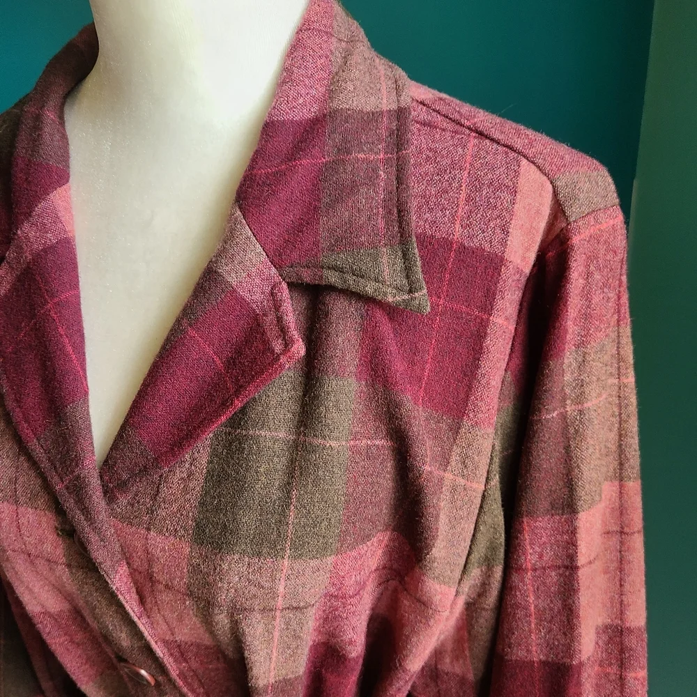 Pendleton plaid wool shirt jacket, size large, shacket, plum, olive, belted - Picture 2 of 8